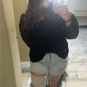 STATEMENT SLEEVE BABYDOLL TOP